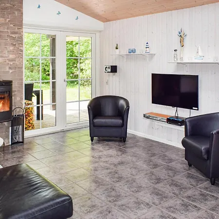 Holiday home 4 Bedroom Cozy In Tranekaer Hou (Syddanmark)