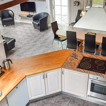 Holiday home 4 Bedroom Cozy In Tranekaer Hou (Syddanmark)