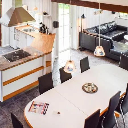 Holiday home 4 Bedroom Cozy In Tranekaer Hou (Syddanmark)